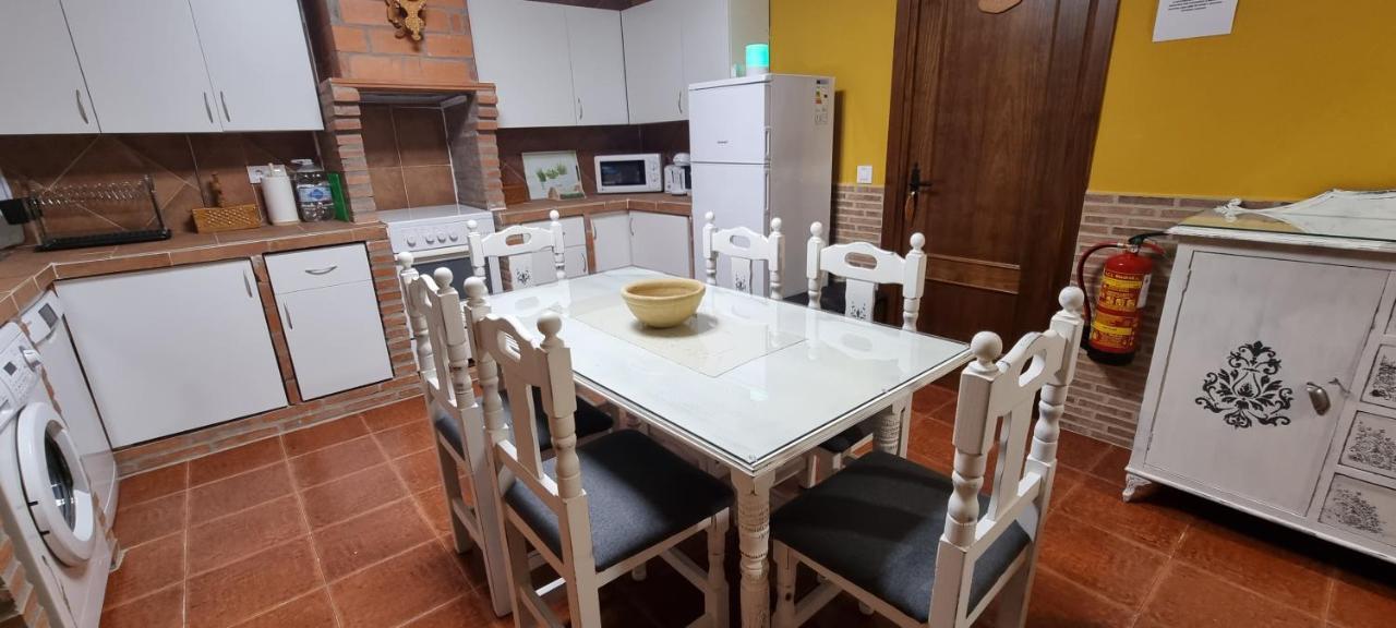 גואדלופה Apartamento Turistico "El Rincon De La Pernila" מראה חיצוני תמונה