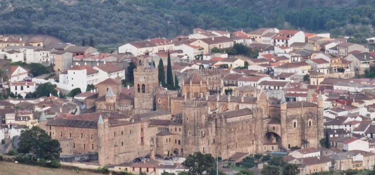 גואדלופה Apartamento Turistico "El Rincon De La Pernila" מראה חיצוני תמונה
